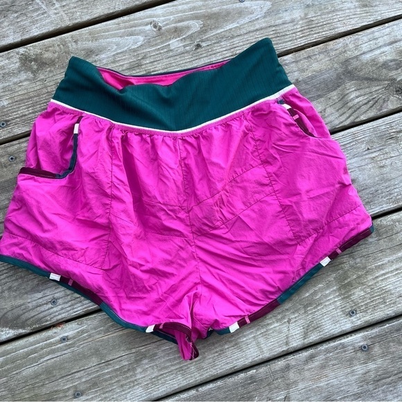 Free People Movement Pep in Your Step athletic shorts size Medium Pink Green - Picture 1 of 10